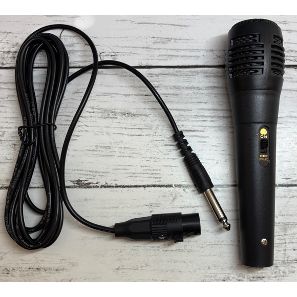 Handheld Wired Dynamic Microphone - Picture 1 of 7
